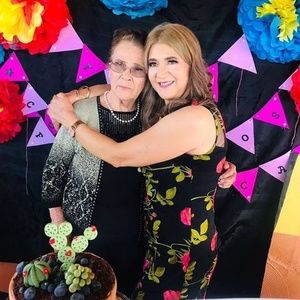 Meet your Posher, Leticia